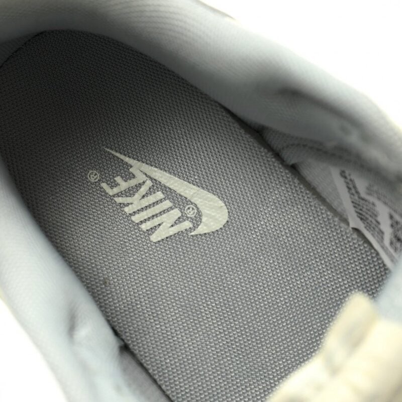 【AT11546】Louis Vuitton x Nike SB Dunk Low コラボ限定スニーカー 白灰色デニム素材 精巧な職人技術と耐久性を提供 | Nike x Louis Vuitton