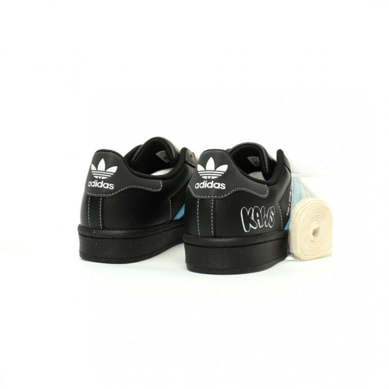 【AT11567】KAWS x アディダス オリジナルス スーパースター コラボレーション スニーカー | Superstar