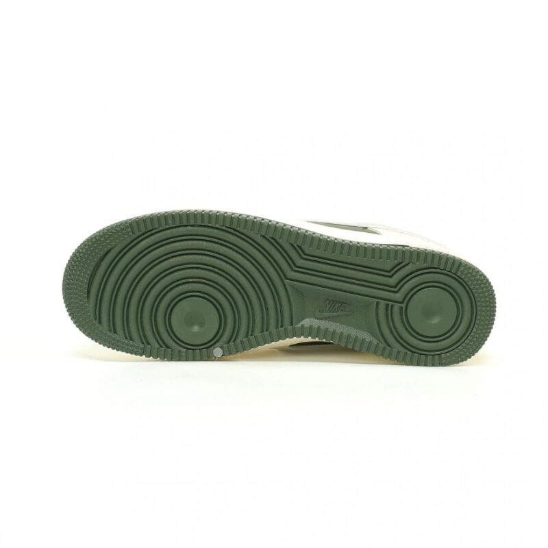 【AT11570】グッチ x ナイキ Air Force 1 Low スニーカー - 最高級なコラボレーション | Gucci x Nike