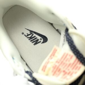 【AT11575】Supreme x Nike SB Dunk Low スニーカー レトロ美学 クラシックなストリートファッション | Nike Dunk