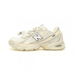 【AT11671】ニューバランス New Balance MR740 ミルクホワイト&淡いカーキ ランニングシューズ | New Balance