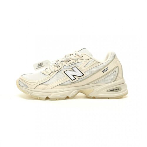 【AT11671】ニューバランス New Balance MR740 ミルクホワイト&淡いカーキ ランニングシューズ | New Balance
