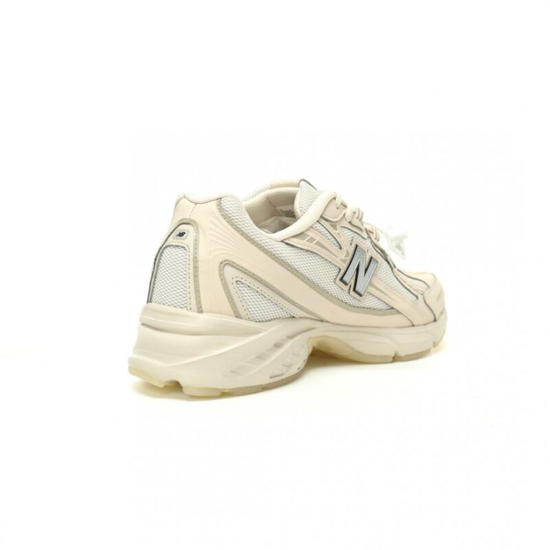 【AT11671】ニューバランス New Balance MR740 ミルクホワイト&淡いカーキ ランニングシューズ | New Balance