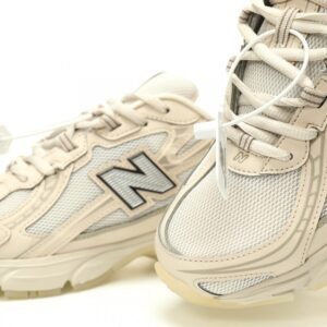 【AT11671】ニューバランス New Balance MR740 ミルクホワイト&淡いカーキ ランニングシューズ | New Balance