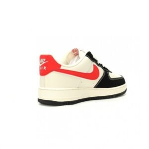 【AT11699】Supreme x Nike Air Force 1 スニーカー - ストリートファッションとスポーツの融合 | Supreme Nike