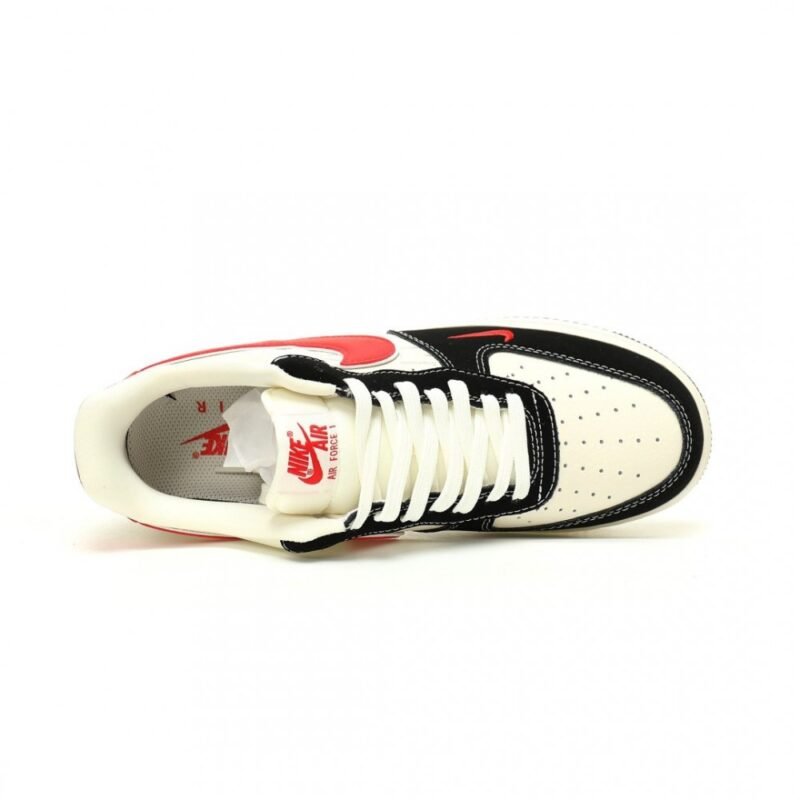 【AT11699】Supreme x Nike Air Force 1 スニーカー - ストリートファッションとスポーツの融合 | Supreme Nike