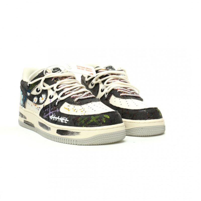 【AT11729】ナイキ×シャネルエアフォース1ローグラフィティスニーカー | Chanel x Nike
