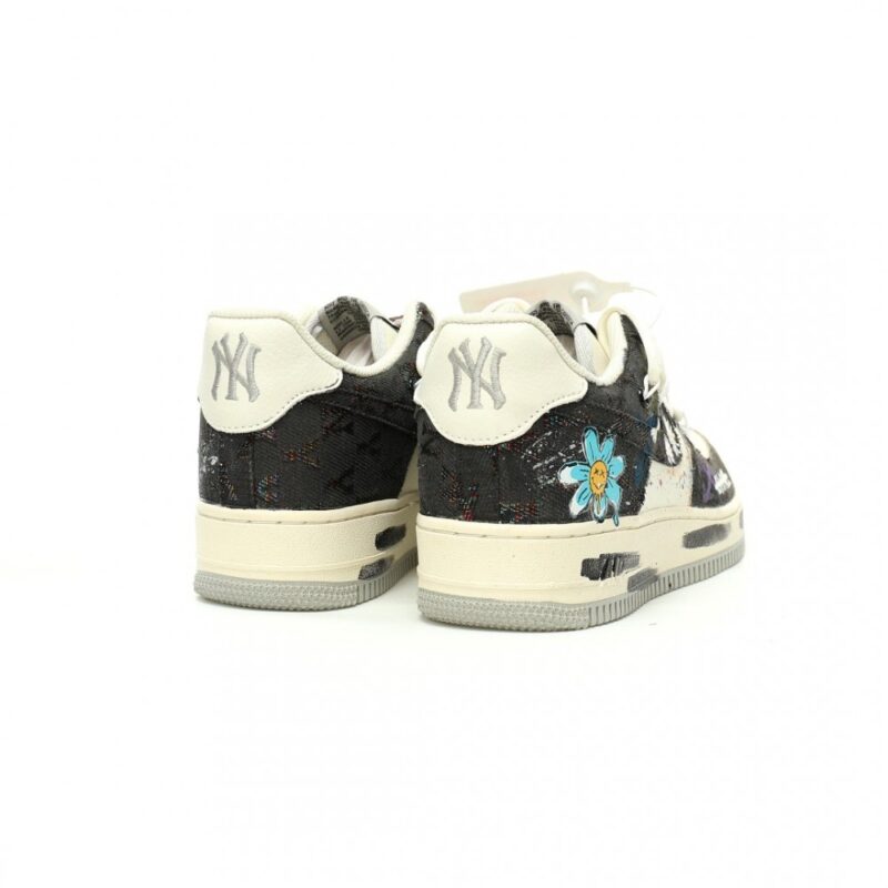 【AT11729】ナイキ×シャネルエアフォース1ローグラフィティスニーカー | Chanel x Nike