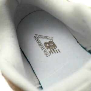 【AT11746】New Balance 9060シリーズ ドリフトウッド レトロランニングシューズ | New Balance