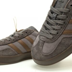 【AT11763】アディダス ガゼル インドア トレーナー　クラシックなレトロデザインと高品質素材 | Adidas