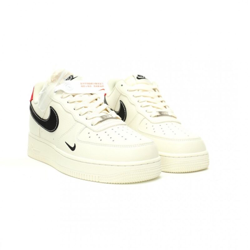 【AT11778】ナイキエアフォース1 | ストリートファッションのアイコン | 黒とベージュのクラシックデザイン | Nike x Air Force 1