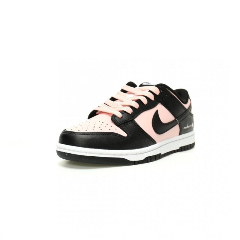 【AT11780】ナイキSBダンクロー "黒桃芝さくら" 限定カラー | Nike Dunk