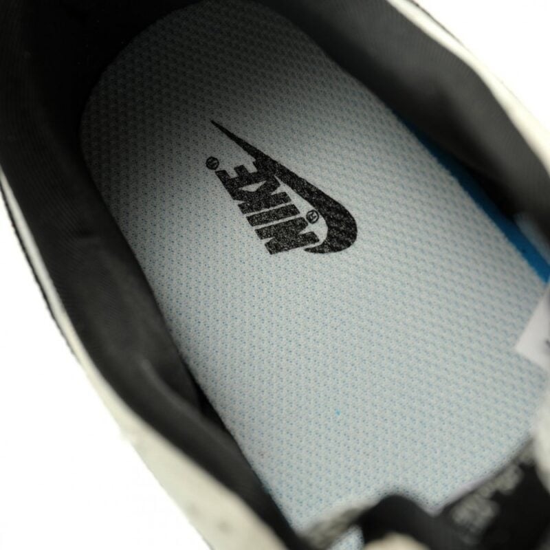 【AT11781】シュプリーム x ナイキ SB ダンク ロー スニーカー - ストリートファッションとスポーツ美学の融合 | Nike x Dunk