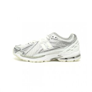【AT11788】New Balanceニューバランス M1906Rレトロランニングシューズメタリックシルバーホワイト色 - スポーツファッションとトレンドスタイルのための理想的な選択肢 | New Balance
