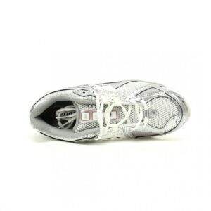 【AT11788】New Balanceニューバランス M1906Rレトロランニングシューズメタリックシルバーホワイト色 - スポーツファッションとトレンドスタイルのための理想的な選択肢 | New Balance