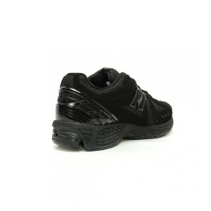 【AT11789】ニューバランス1906Rクラシックランニングシューズ - レトロデザインのブラックカイト | New Balance