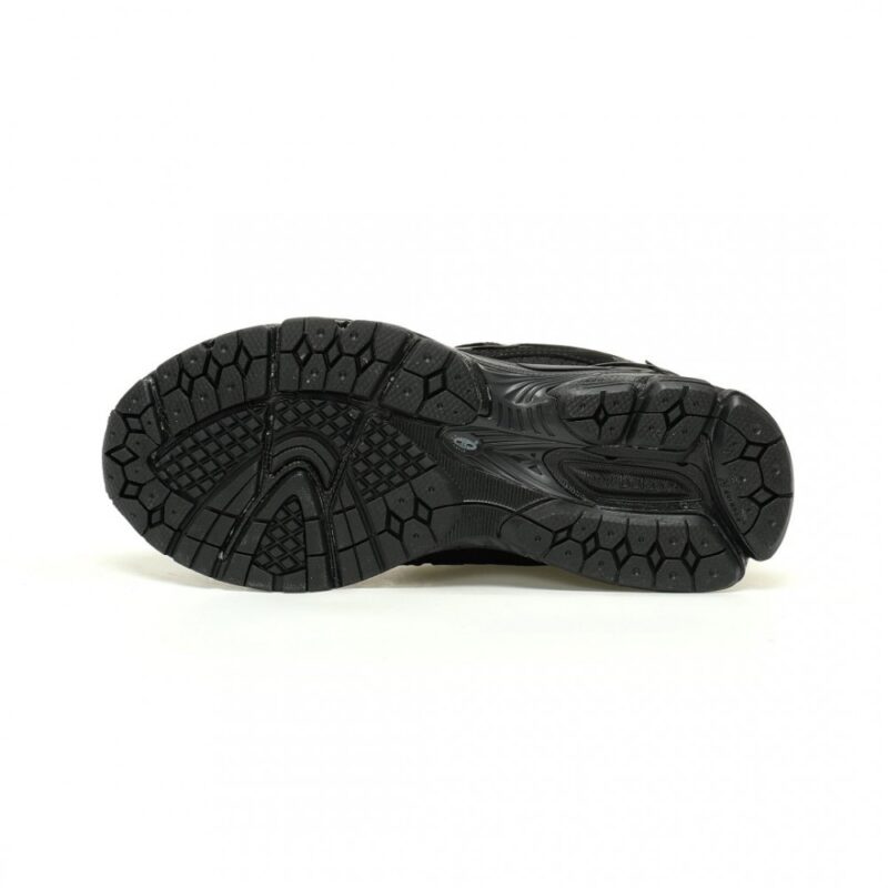 【AT11789】ニューバランス1906Rクラシックランニングシューズ - レトロデザインのブラックカイト | New Balance