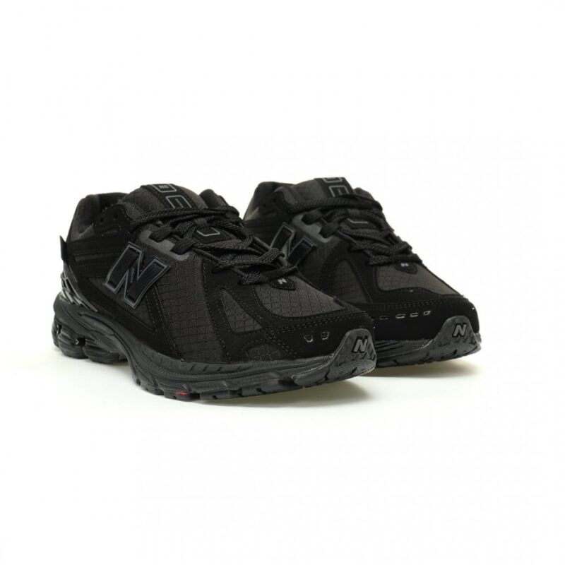 【AT11789】ニューバランス1906Rクラシックランニングシューズ - レトロデザインのブラックカイト | New Balance