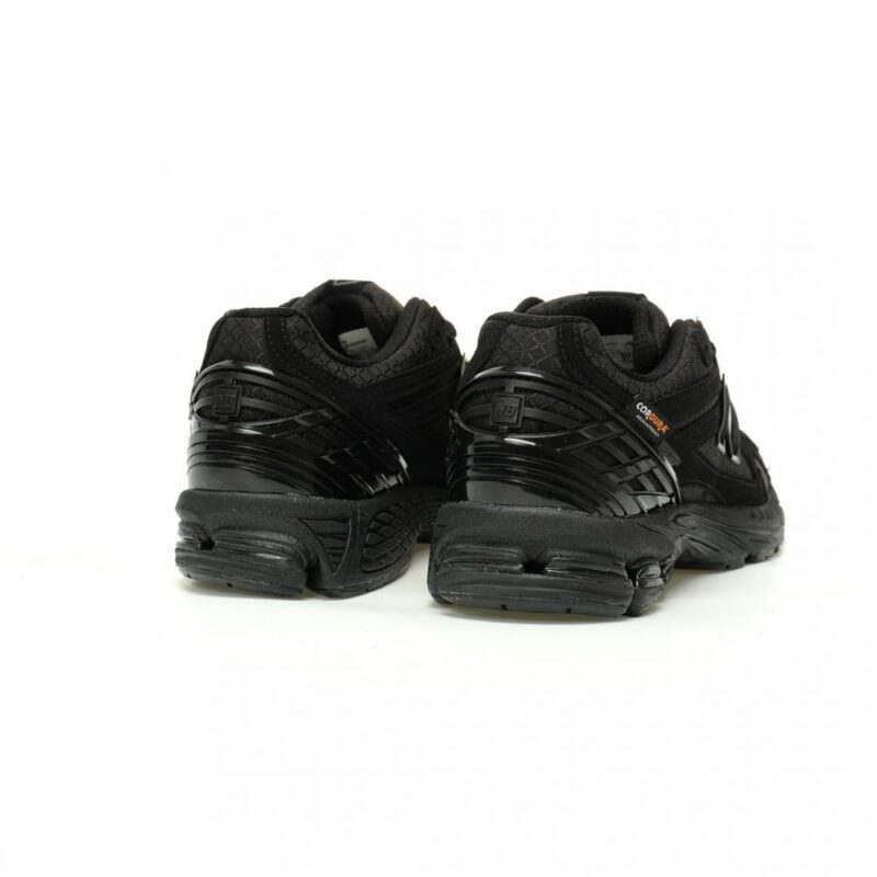 【AT11789】ニューバランス1906Rクラシックランニングシューズ - レトロデザインのブラックカイト | New Balance