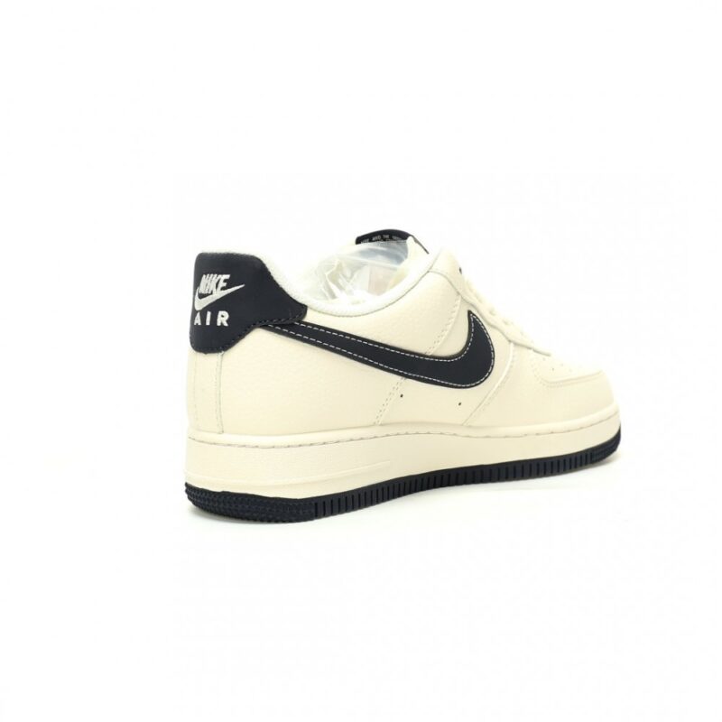 【AT11795】Gucci x Nike Air Force 1コラボスニーカー ラグジュアリーな贅沢とストリートスタイルを完璧に融合した一足 | Gucci x Nike