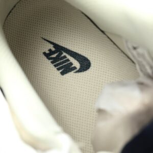 【AT11795】Gucci x Nike Air Force 1コラボスニーカー ラグジュアリーな贅沢とストリートスタイルを完璧に融合した一足 | Gucci x Nike