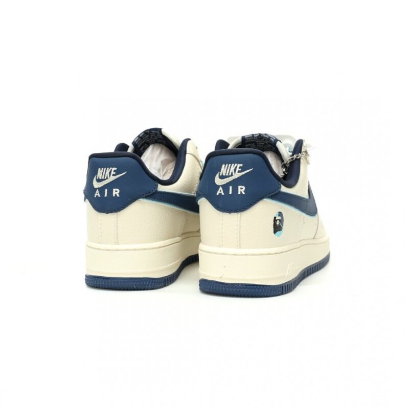 【AT11797】BAPE x Nike Air Force 1コラボローカットスニーカー | ストリートファッションとクラシックデザインの完璧な融合 | A Bathing Ape x Nike