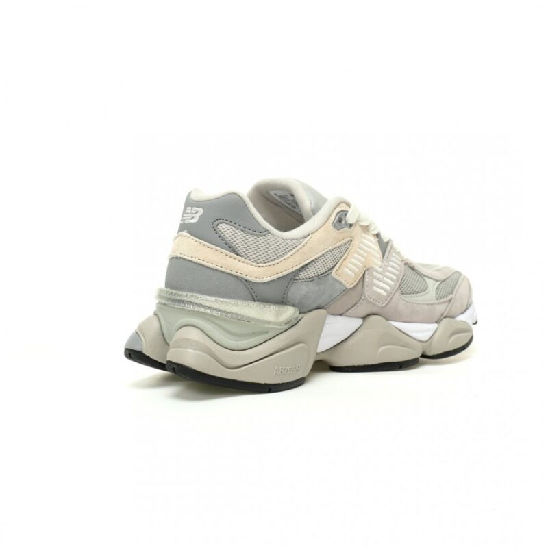 【AT11813】New Balance 9060シリーズ レトロランニングシューズ グレー＆シルバーカラー | New Balance
