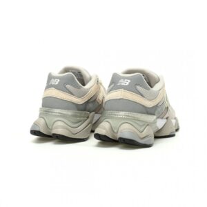 【AT11813】New Balance 9060シリーズ レトロランニングシューズ グレー＆シルバーカラー | New Balance