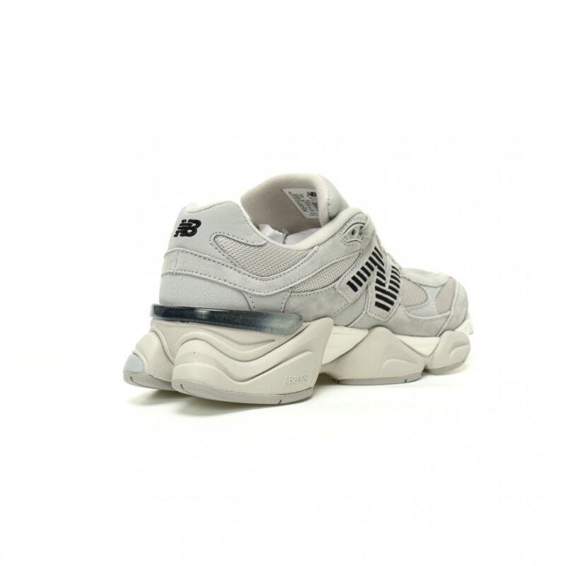 【AT11845】New Balance ニューバランス 9060シリーズ シルバーメタリックグレー スポーツカジュアルシューズ | New Balance