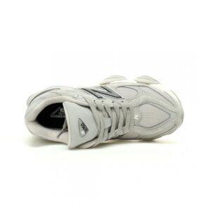 【AT11845】New Balance ニューバランス 9060シリーズ シルバーメタリックグレー スポーツカジュアルシューズ | New Balance