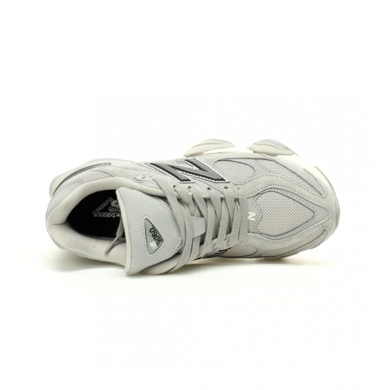 【AT11845】New Balance ニューバランス 9060シリーズ シルバーメタリックグレー スポーツカジュアルシューズ | New Balance