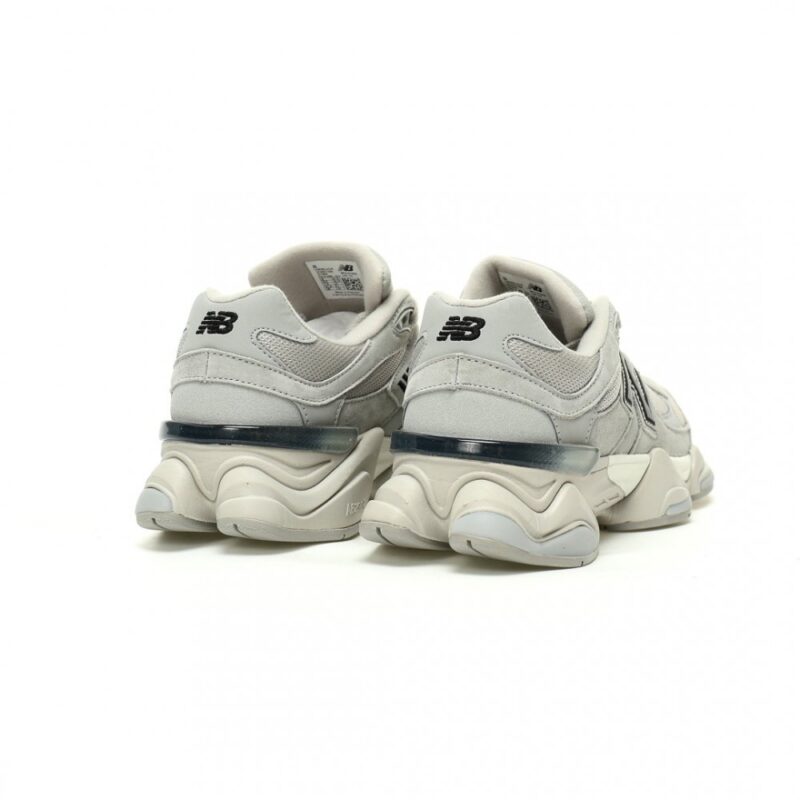 【AT11845】New Balance ニューバランス 9060シリーズ シルバーメタリックグレー スポーツカジュアルシューズ | New Balance