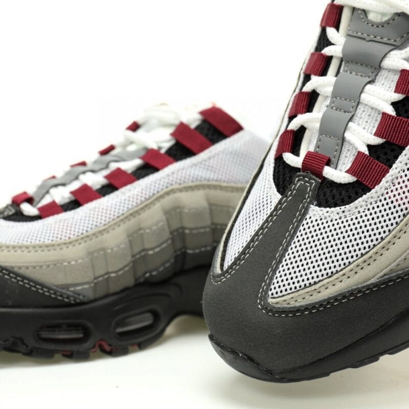 【AT11877】ナイキ エア マックス 95 エッセンシャル ローカット スポーツシューズ ダークビートルートカラー | Nike Air Max