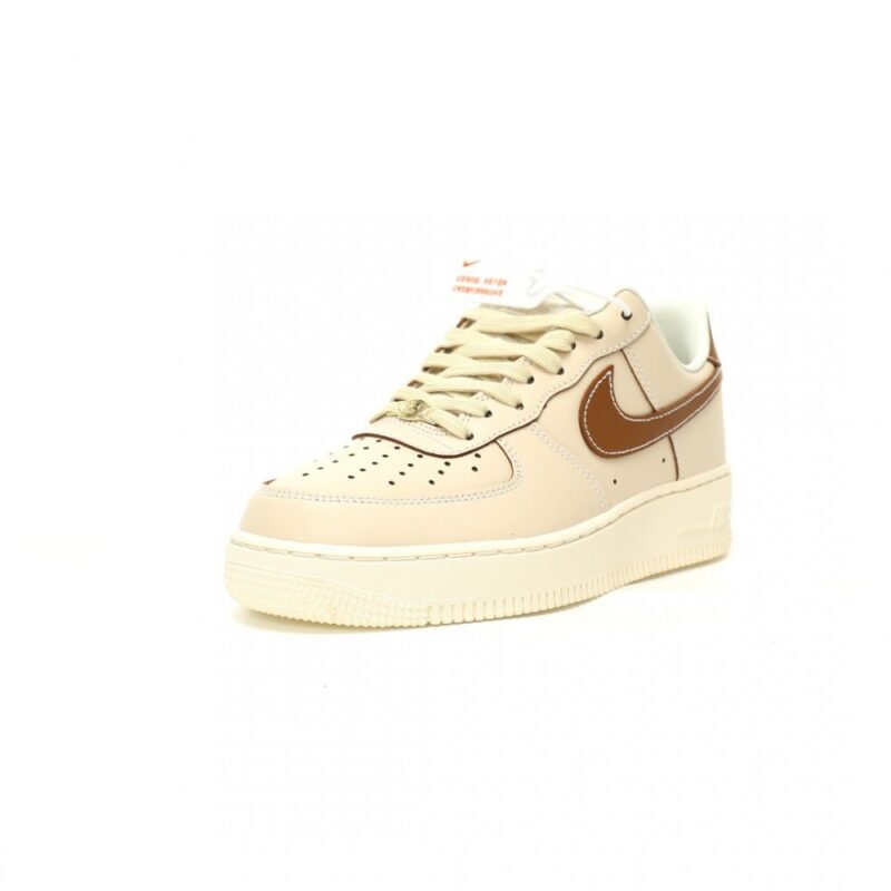 【AT11883】ナイキ Air Force 1 '07 Low パールホワイトブリティッシュタンスニーカー | Nike x Air Force 1