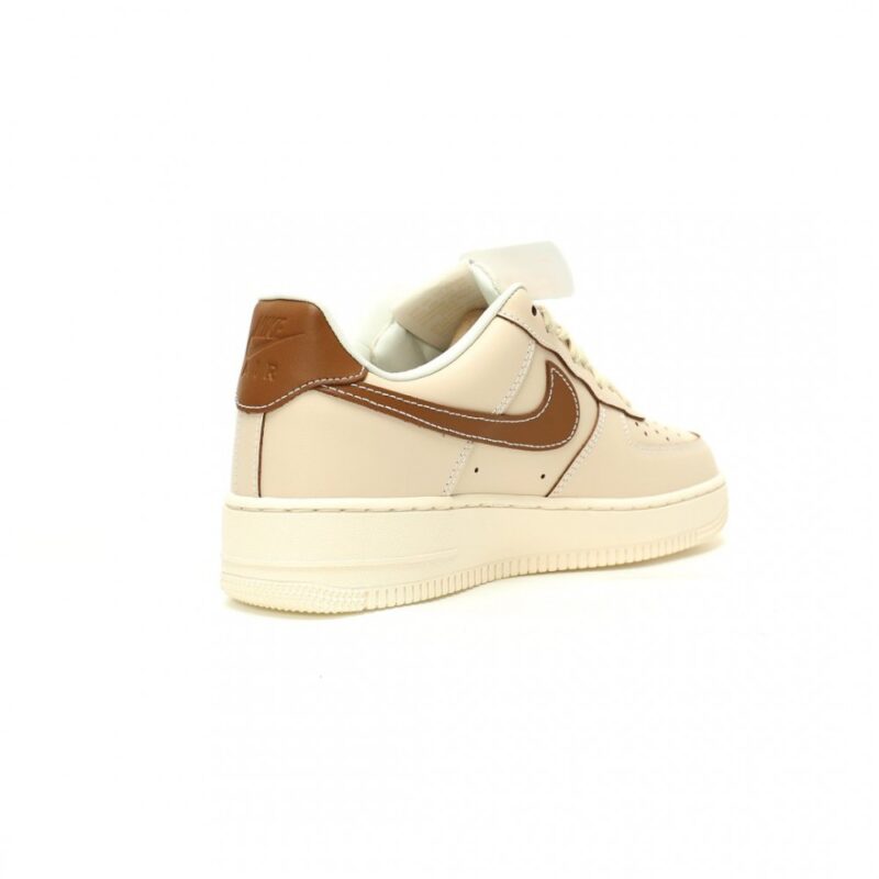 【AT11883】ナイキ Air Force 1 '07 Low パールホワイトブリティッシュタンスニーカー | Nike x Air Force 1