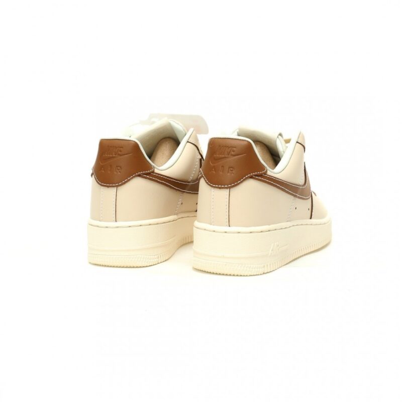 【AT11883】ナイキ Air Force 1 '07 Low パールホワイトブリティッシュタンスニーカー | Nike x Air Force 1
