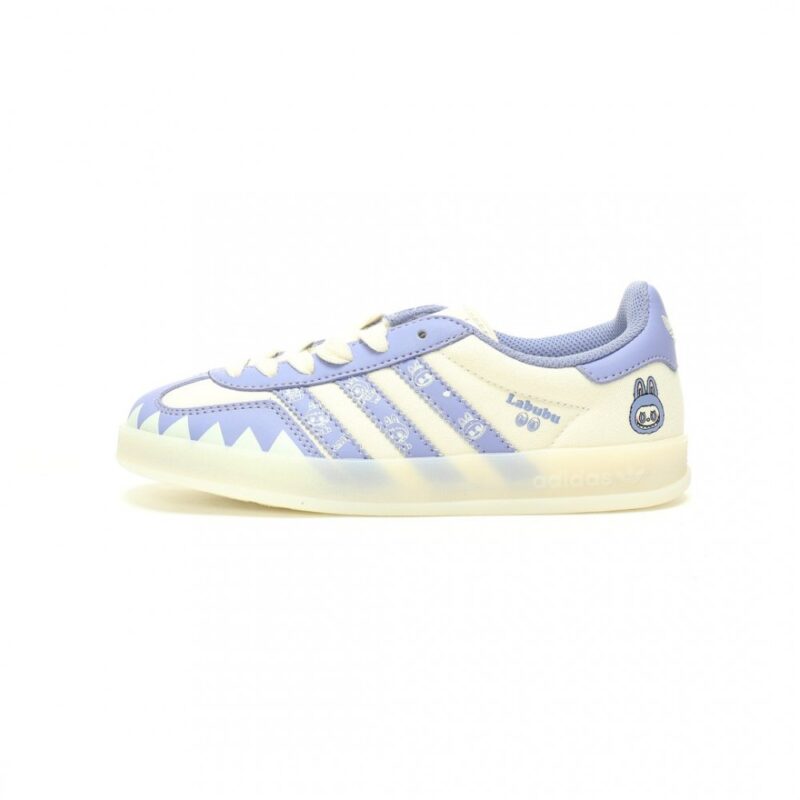 【AT12051】アディダスオリジナルスサンバOG × LABUBU スニーカー - ストリートファッションの注目の的 | adidas