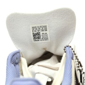 【AT12051】アディダスオリジナルスサンバOG × LABUBU スニーカー - ストリートファッションの注目の的 | adidas