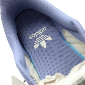 【AT12051】アディダスオリジナルスサンバOG × LABUBU スニーカー - ストリートファッションの注目の的 | adidas