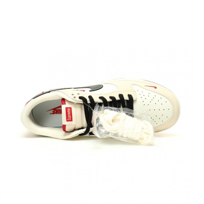 【AT12063】シュプリーム(Supreme) x ナイキ(Nike) SB ダンク ロー 限定コラボスニーカー | Nike x Supreme