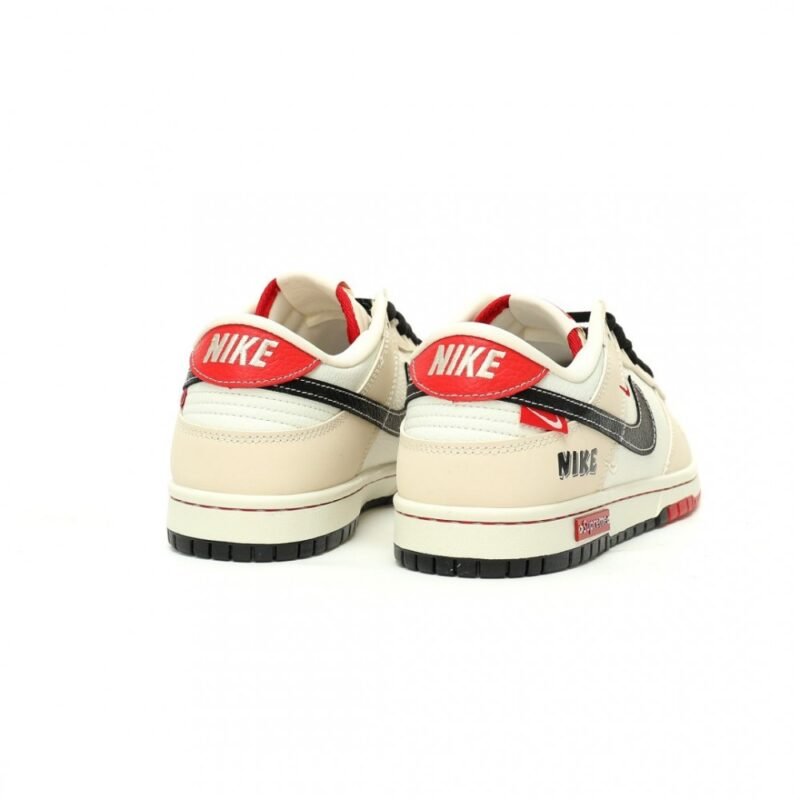 【AT12063】シュプリーム(Supreme) x ナイキ(Nike) SB ダンク ロー 限定コラボスニーカー | Nike x Supreme