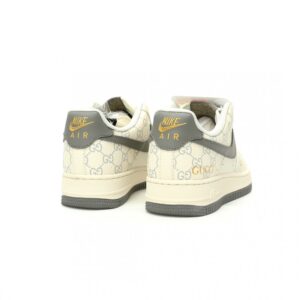 【AT12094】グッチ x ナイキ エア フォース １ ローコラボスニーカー - 贅沢なイタリアとスポーツ文化が融合 | Nike x Gucci