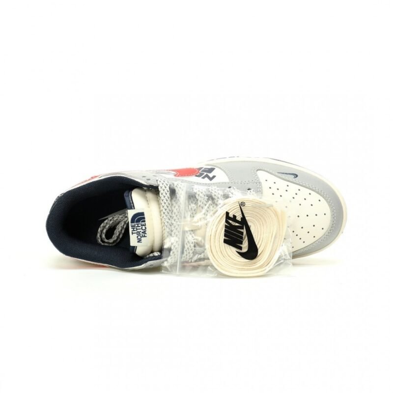 【AT12097】ナイキSBダンクロー × The North Faceコラボスニーカー - ストリートとアウトドアの融合 | Nike x The North Face