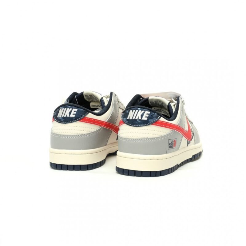 【AT12097】ナイキSBダンクロー × The North Faceコラボスニーカー - ストリートとアウトドアの融合 | Nike x The North Face