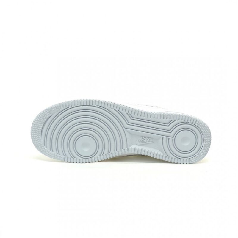 【AT12098】Louis Vuitton x Nike Air Force 1スニーカー - ストリートと高級ファッションの融合 | LV x Nike
