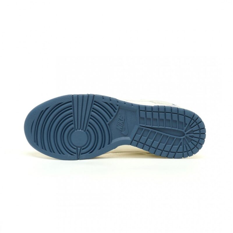 【AT12102】Louis Vuitton x Nike SB Dunk Low コラボスニーカー カジュアルファッションアート作品 | LV x Nike