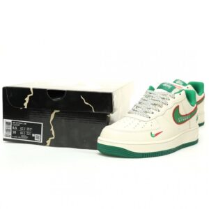 【AT12106】ステューシー x ナイキ エアフォース1 - ストリートカルチャーデザインの名作 | Nike x Stussy