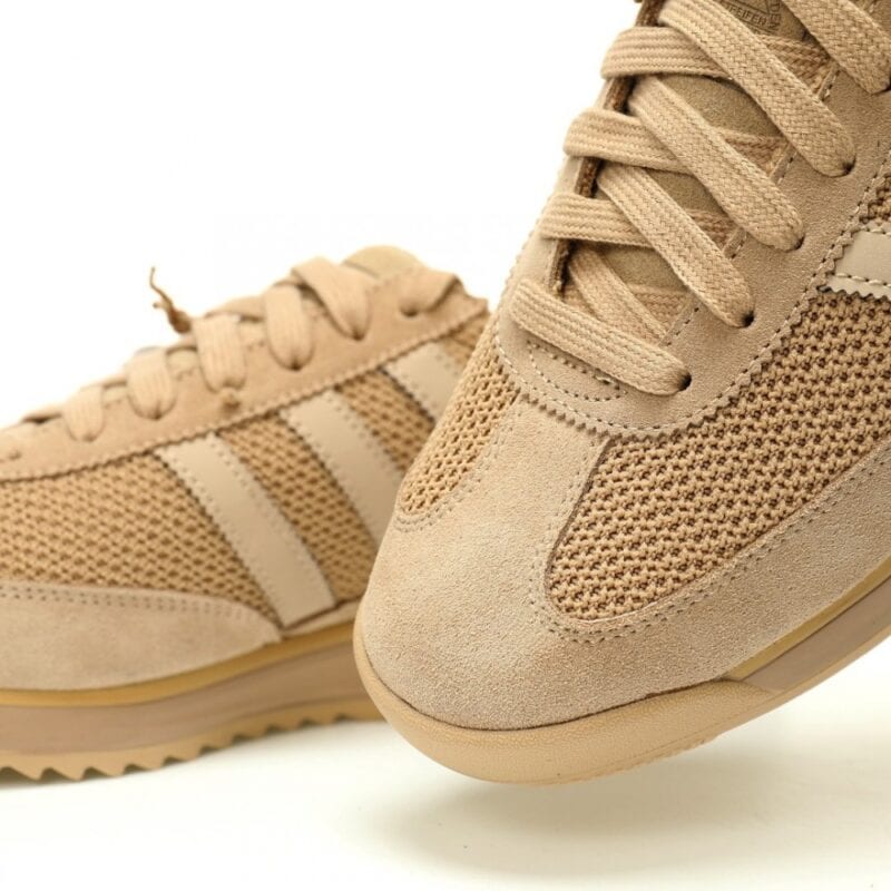 【AT12123】アディダスSL72 OG 'ウォームサンドストーン' クラシックランニングシューズ | adidas