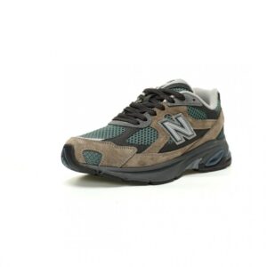 【AT12140】ニューバランス New Balance M2010シリーズ レトロなダッドスニーカー | New Balance