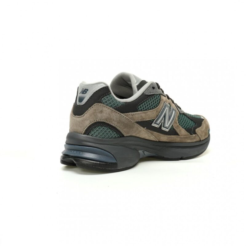 【AT12140】ニューバランス New Balance M2010シリーズ レトロなダッドスニーカー | New Balance